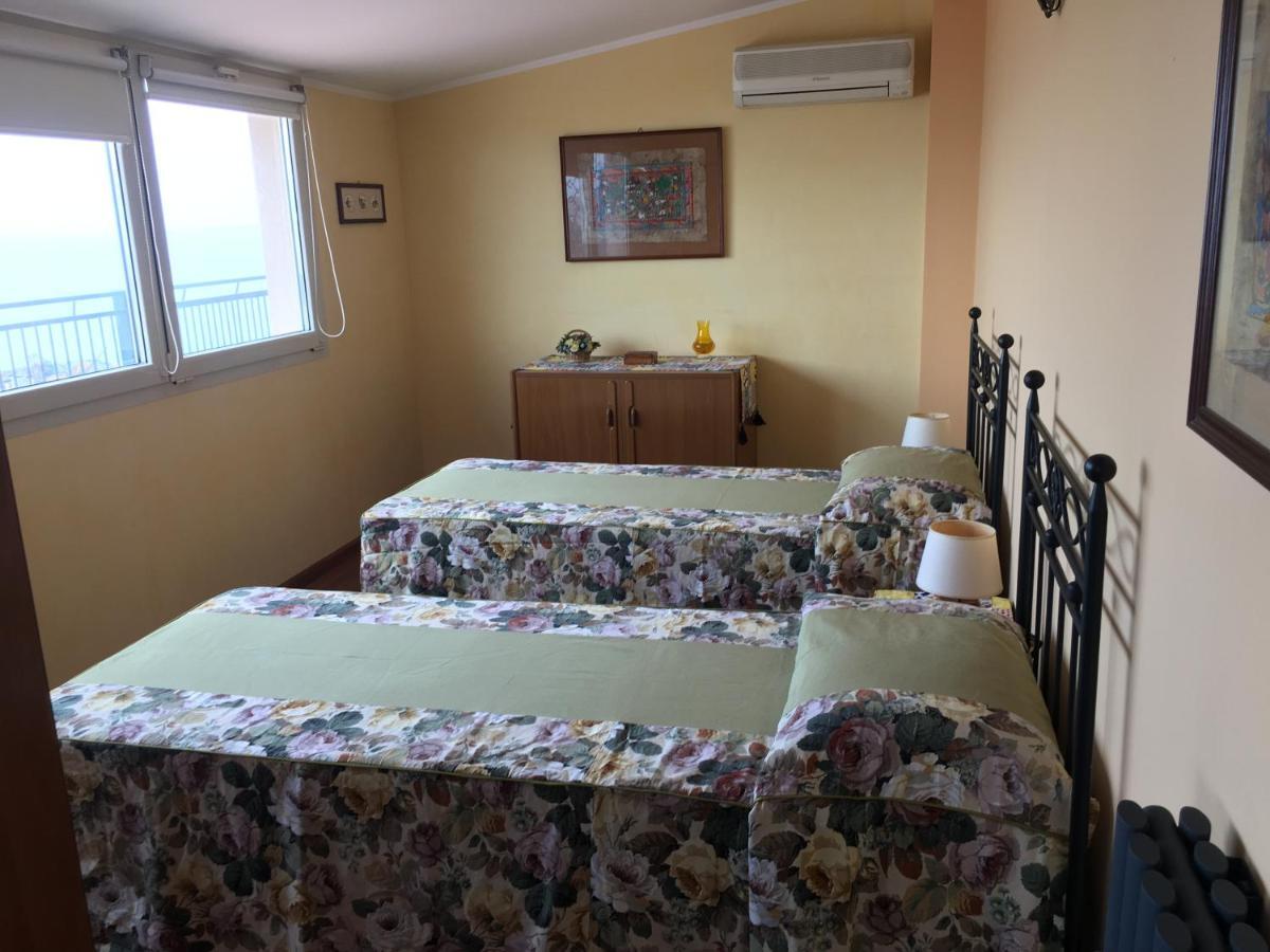 Europa Guest House Catania Bagian luar foto